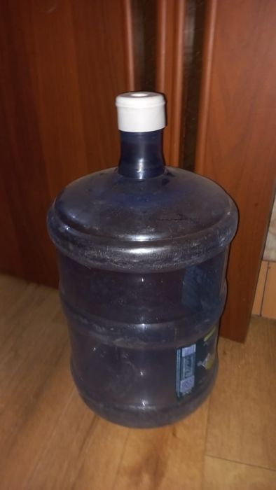 Продам Бутыль Пустой На 19 л. За Все Что На Фото 500 тг