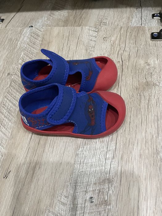 Продам сандали