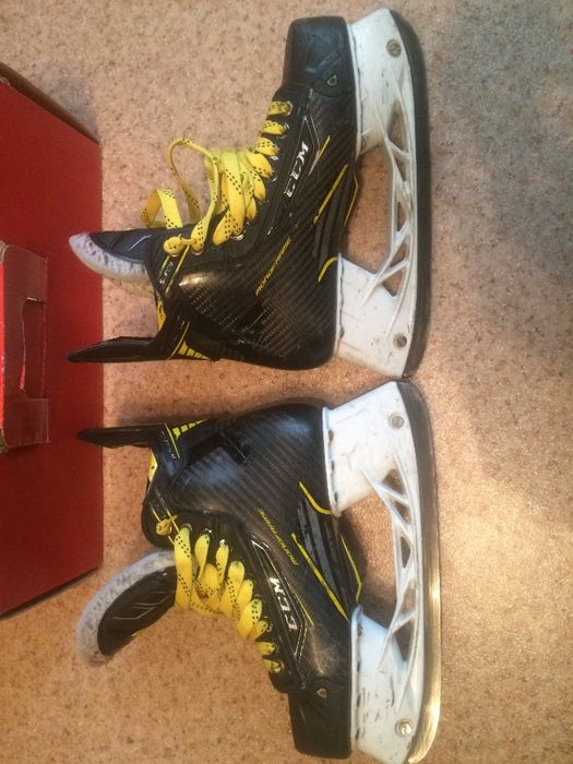 Продам топовые хоккейные коньки CCM SuperTacks