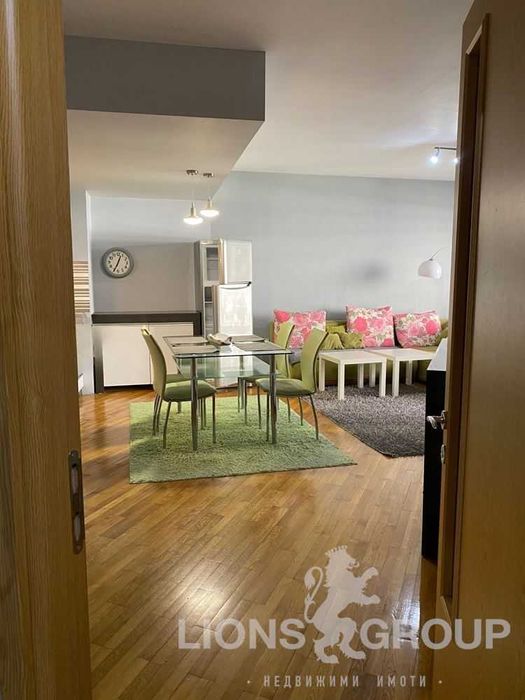 Дава се под наем Двустаен апартамент в Варна, Базар Левски - 80 кв.м за 586.5 € - Снимка #2