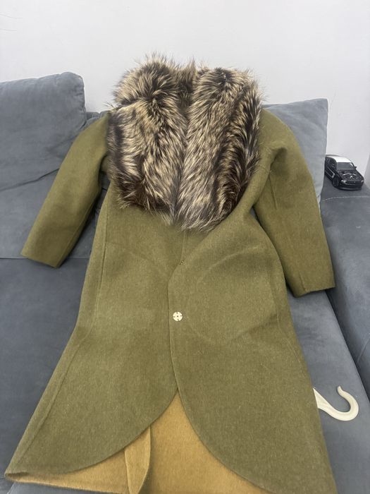 Продам пальто шерсть альпака с меховым воротником размер S -M