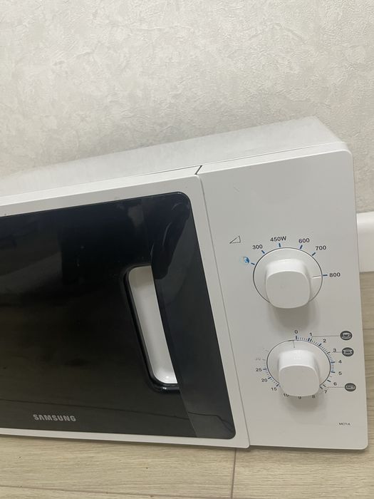 Vand cuptor microunde Samsung ME71A 800w