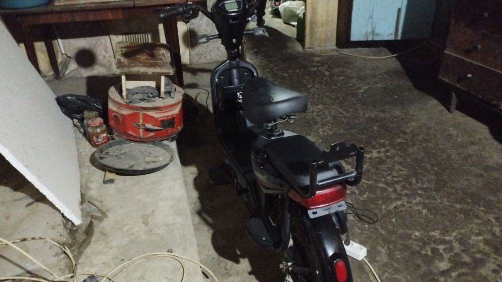 Продам ноутбук и электроскутер