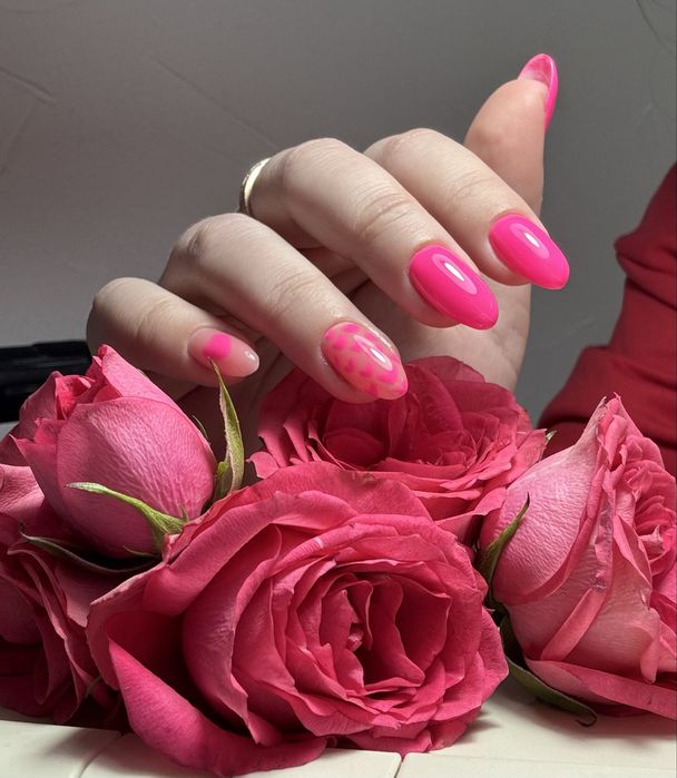 Маникюр, макияж, брови.