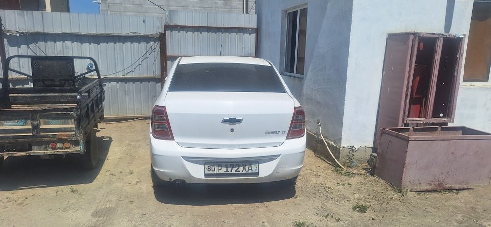 Автомобиль кобальт