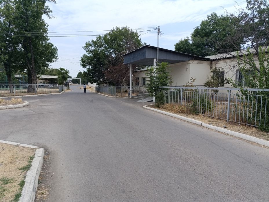 Здание офис помещения под гостиницу, детский сад, школа  итд