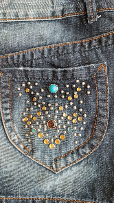 Продавам къса дънкова пола Bloom