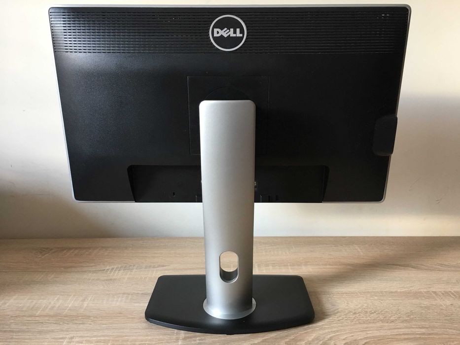 Монитор Dell UltraSharp U2312HM + Оригинален саундбар Dell AX510