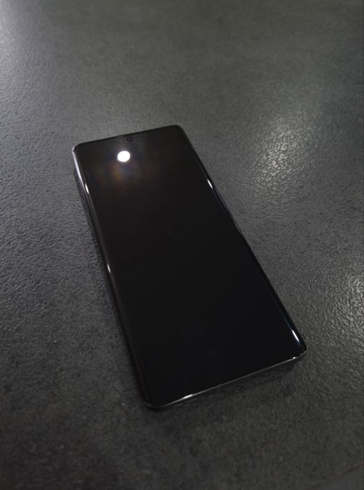 Продавам Motorola Edge 50 PRO - НОВ!