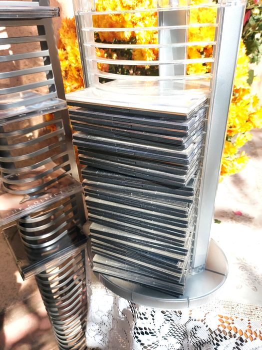 Vând suporți CD/DVD