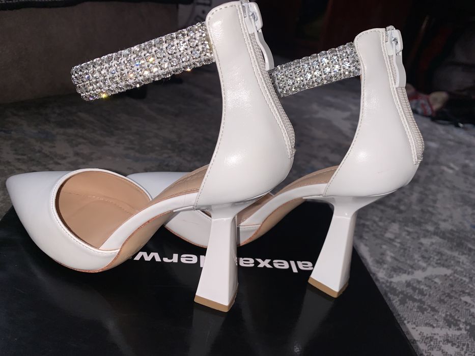 Новые свадебные туфли