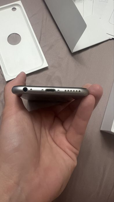 iPhone 6. В оригинальной коробке