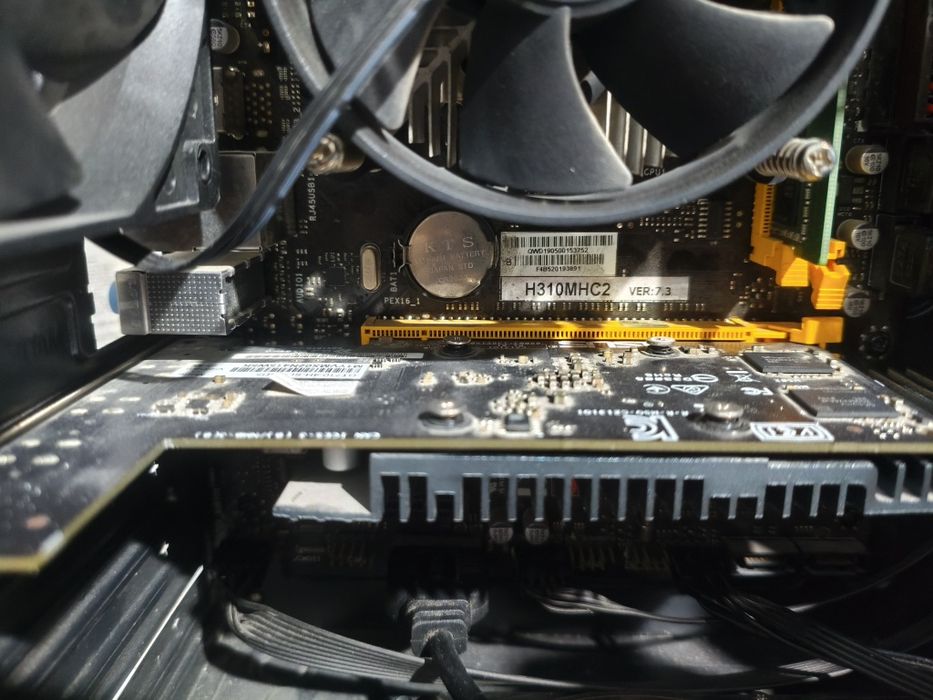 Продается компьютер  Процессор I3 8100 плата H310MHC2 ddr 4