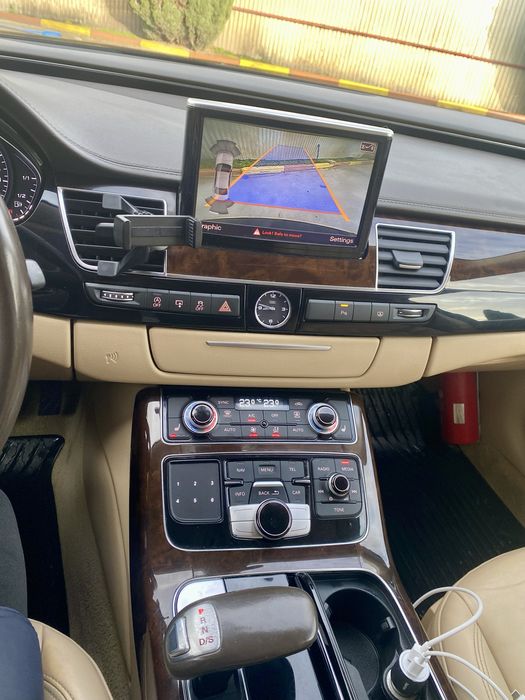 Audi A8 Benzină • 310 CP • Full • Suspensie pneumatică