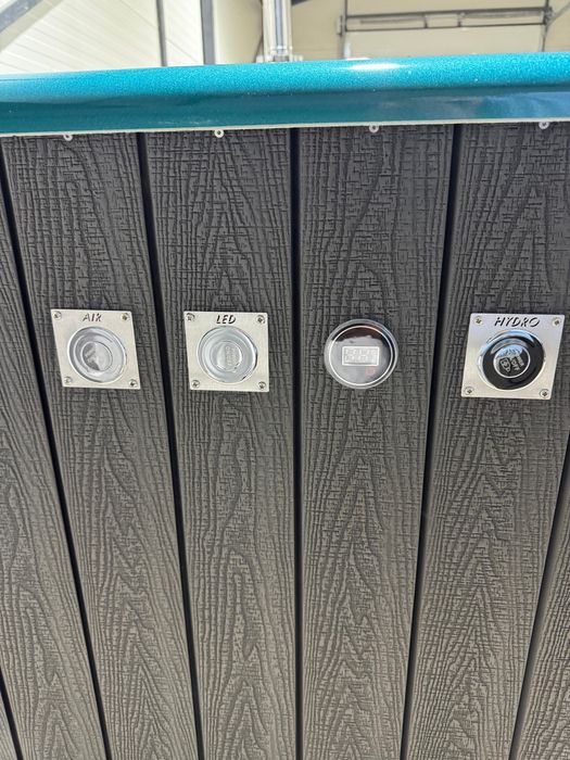 Ciubar patrat 2.2m x 2.2m