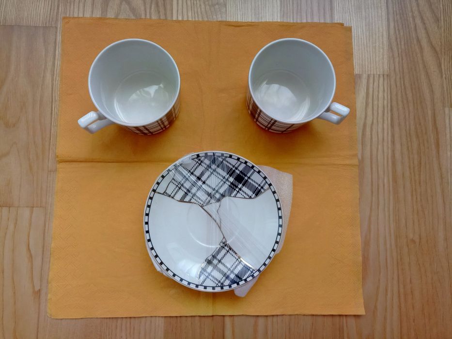 Set doua cesti cu farfuriute-Karaca- Nou și nefolosit.