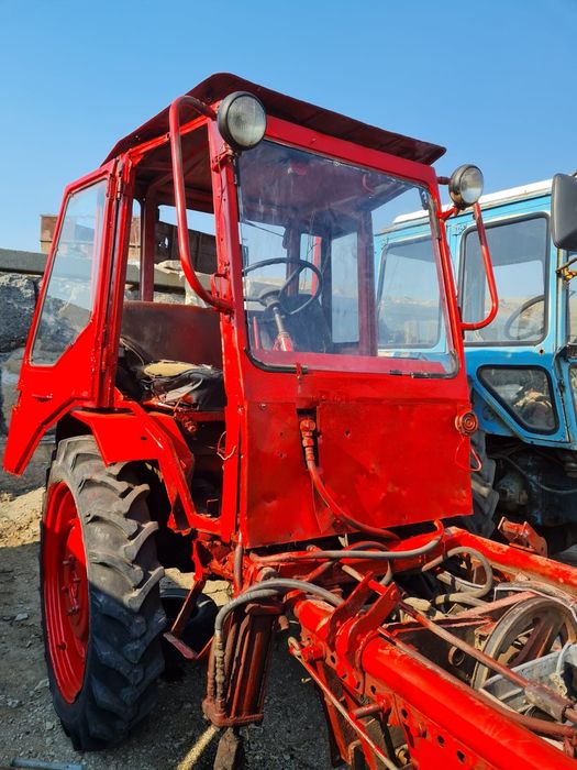 Продам трактор т16