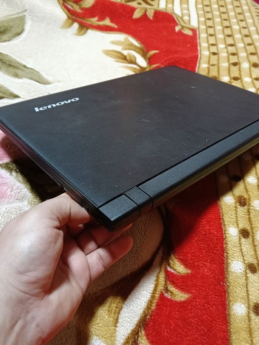 Vând 2 telefoane și un leptop 1000 Ron toate !