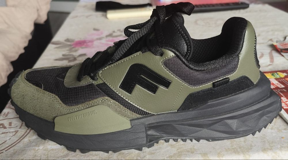 Маратонки FLAIR 43 номер