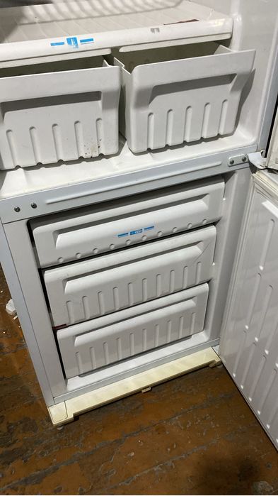 Холодильник 2-х камерный