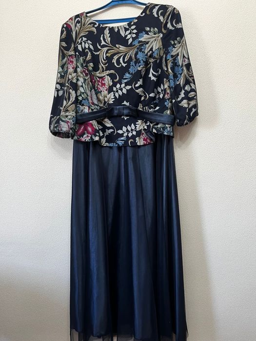 Продается вечернее платье, 46-48 размера. Город Уральск