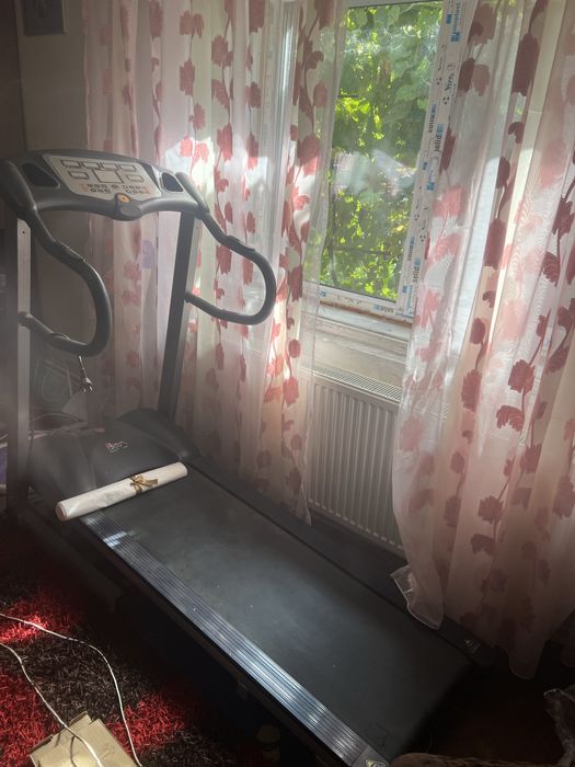 Banda electrica de alergare