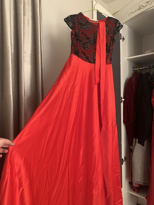 Вечерние платья