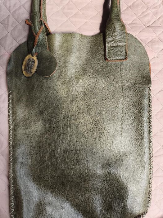 Geantă handmade din piele naturală – verde olive, tabletă/laptop