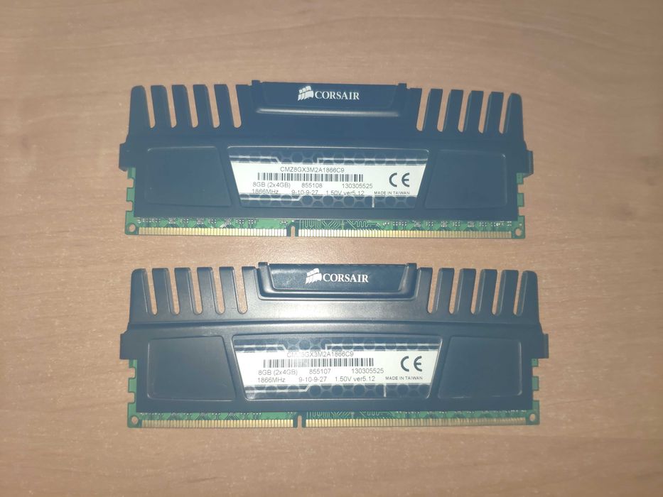 Рам Памет DDR3 Corsair VENGEANCE 8GB(2x4GB),1866 MHz