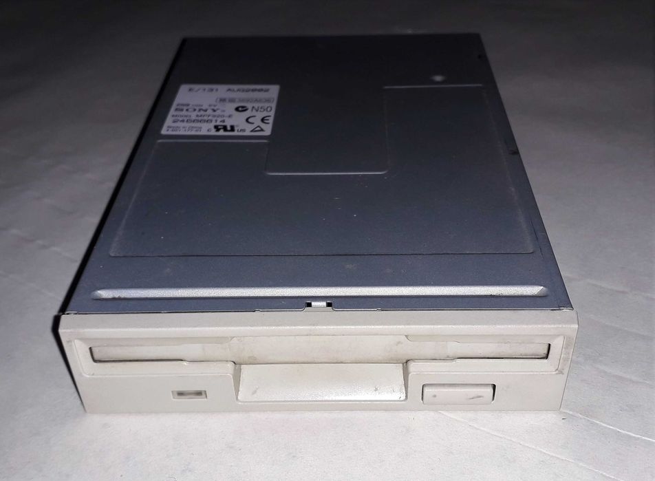 Флопи дисково устройство SONY