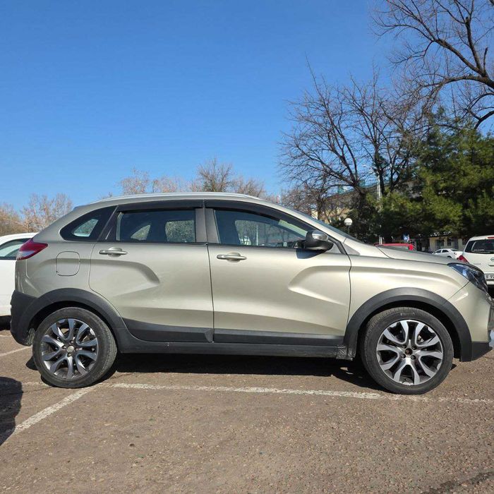 Продаю Lada X Ray Cross, 2021, 1.6 CVT