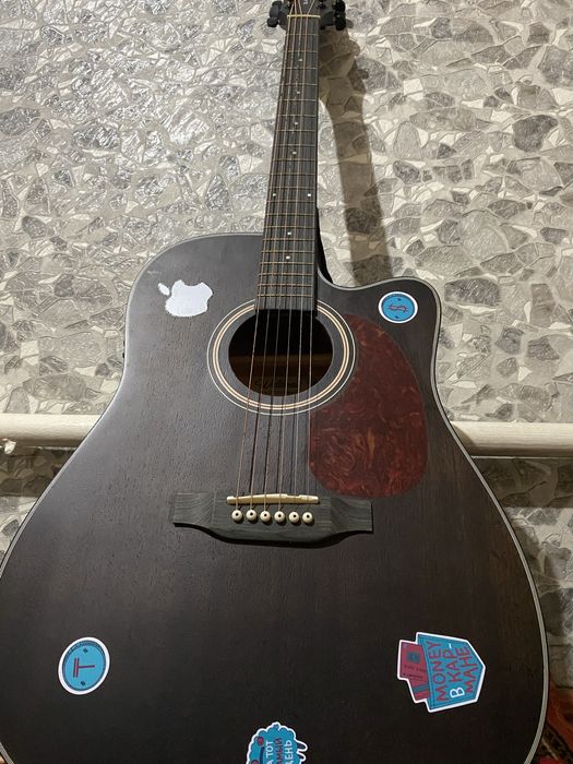 Гитара акустика