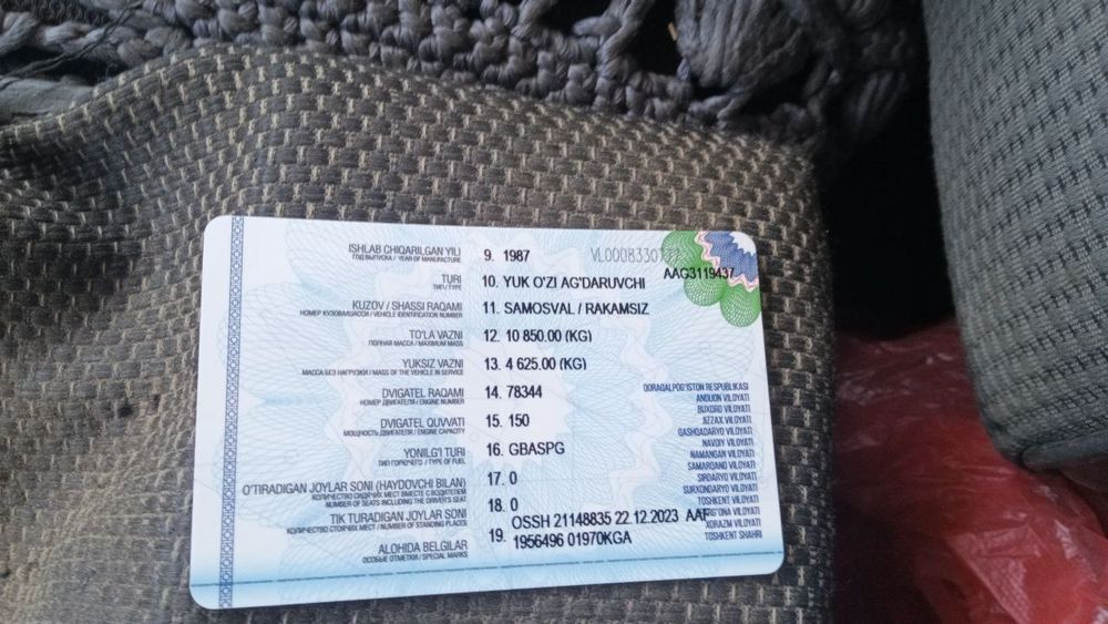 Zil samosval sotiladi