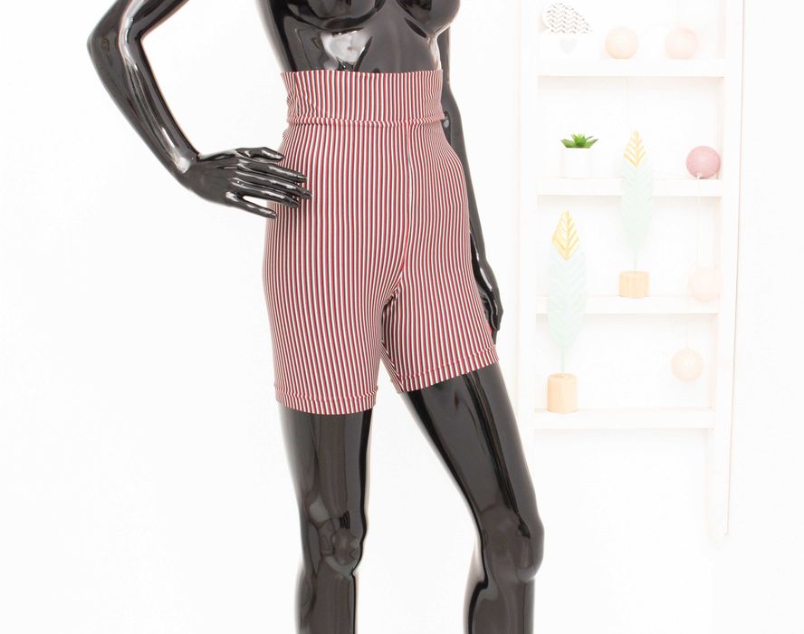 Nike оригинален дамски къс клин на райета висока талия винтидж М