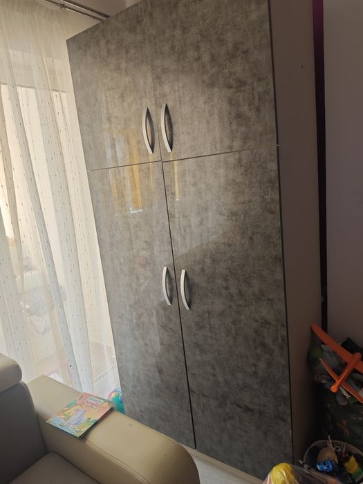 Vând mobila mdf in stare foarte buna