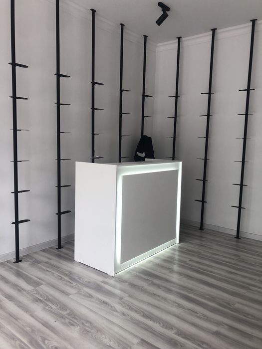 Ресепшн! /Resepshn! / Stol!/