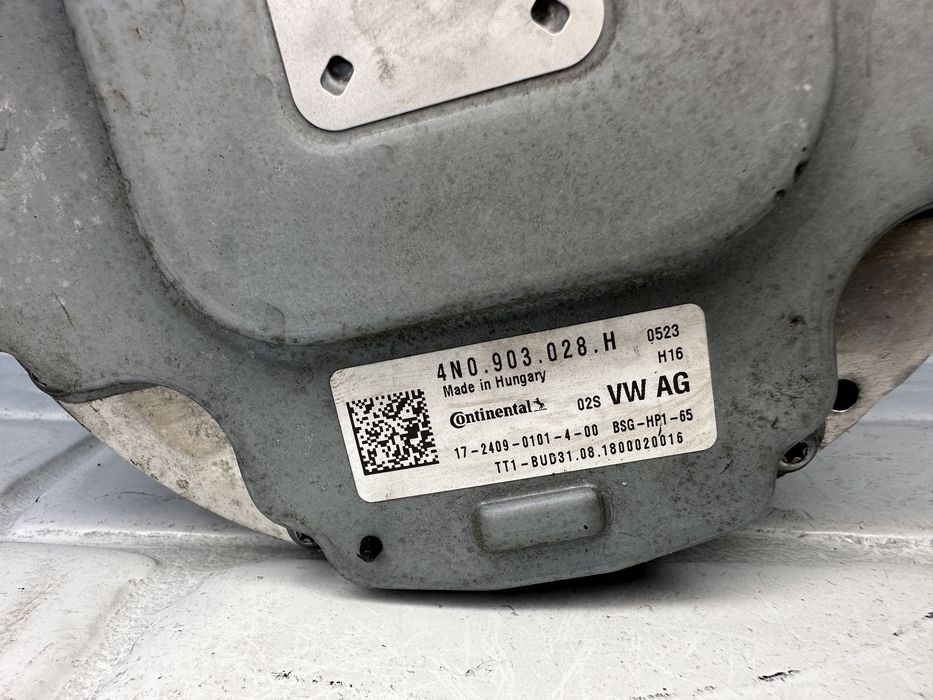 Генератор Алтернатор AUDI A6 A7 A8 Q7 Q8 4N0903028H