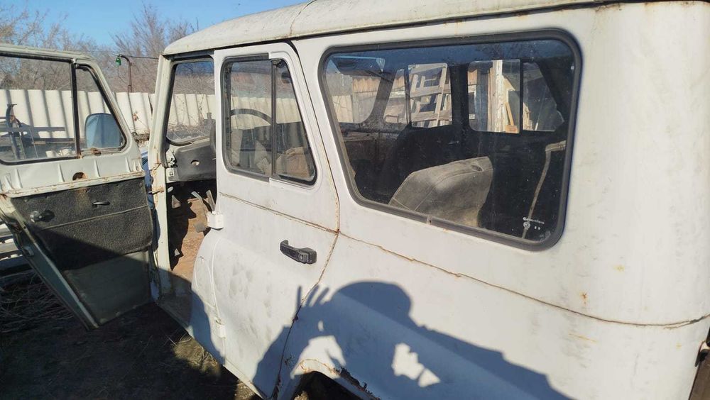 Продам два УАЗика .