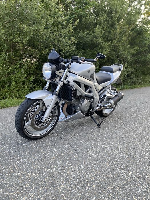 Motocicletă Suzuki SV 1000 (naked)
