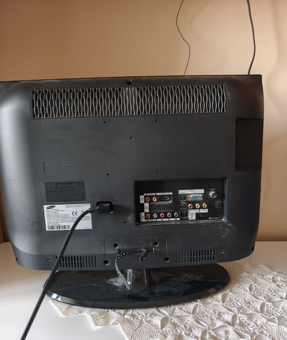 Телевизор Samsung 22 инча