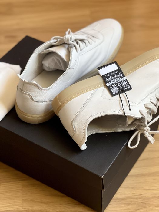 Massimo Dutti adidasi barbati noi piele alb