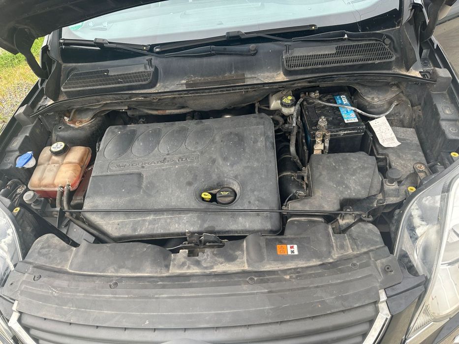 Dezmembrez 2 ford kuga 1 din 2008-2014
