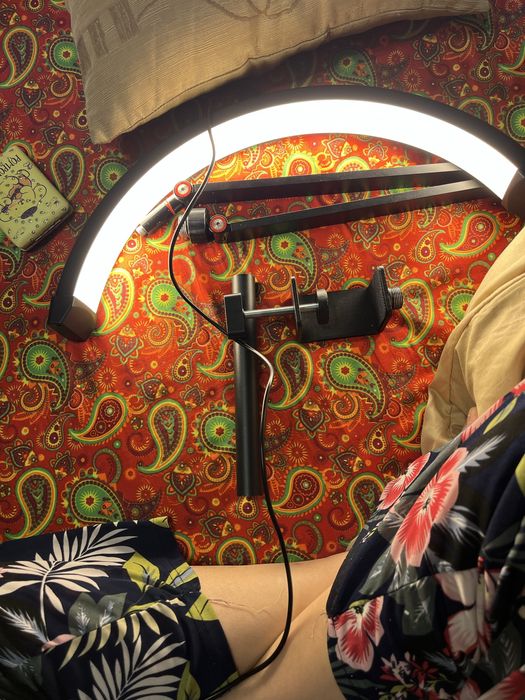 Штативный лампа классно