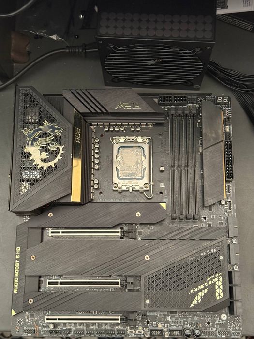 MSI MEG ACE/ Core i9