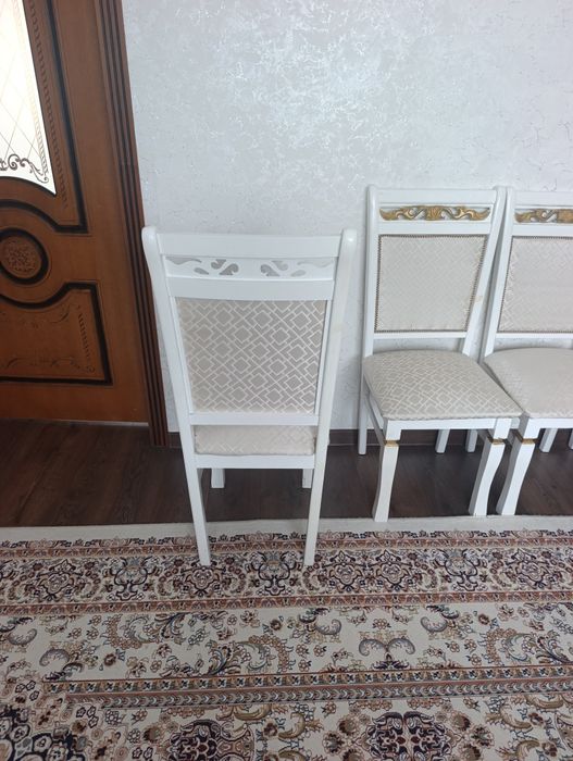 Продам стулья для гостиной