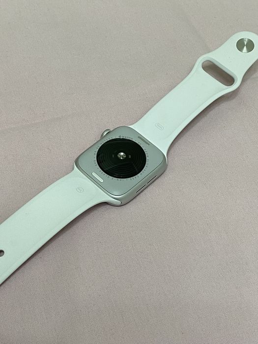 Apple Watch SE 2 44mm