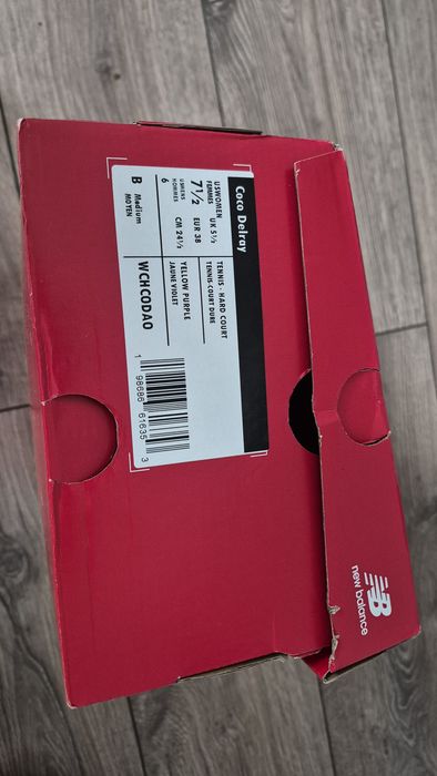 Продам оригинальные кроссовки New Balance Coco Delray.