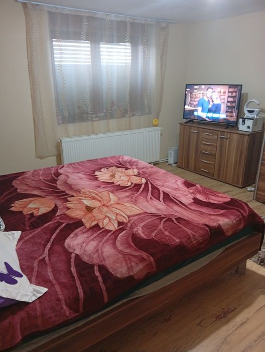 Vând casă în orașul Curtici