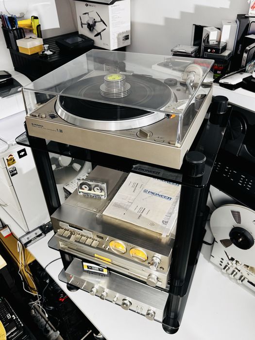 Linie PIONEER seria 3000 cu Rack audio,amplificator,deck,tuner,pick-up