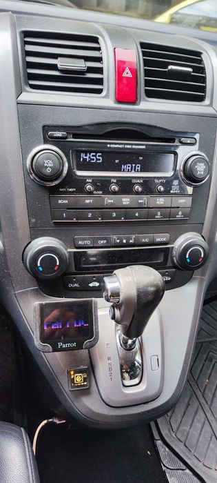 Продавам Honda Cr-v